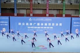 2025欧洲金童奖颁奖典礼：杜埃获得2025年金童奖